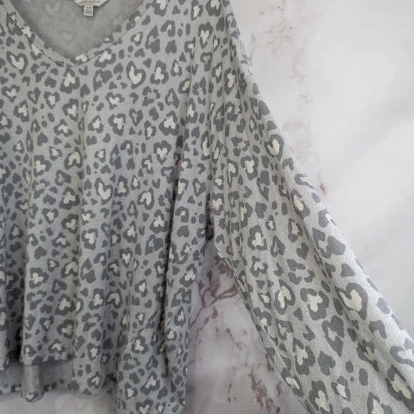 Lucky Brand Shirt Womens 2X Gray Leopard Animal Print V Neck Long Sleeve Dolman - Picture 12 of 12